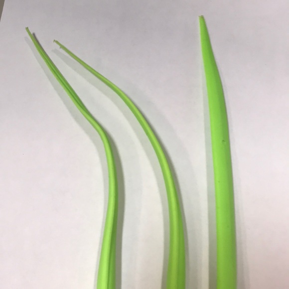 Awesome moldable grass pens!!! - Picture 3 of 6